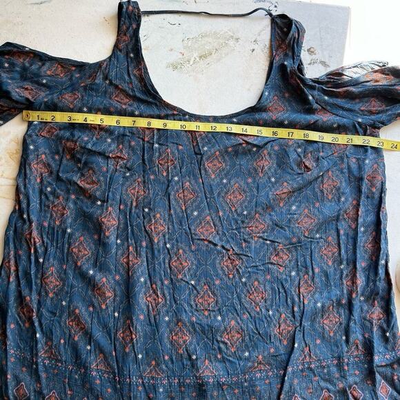 TORRID 0 (size 12) open shoulder long sleeve blouse - Picture 10 of 10